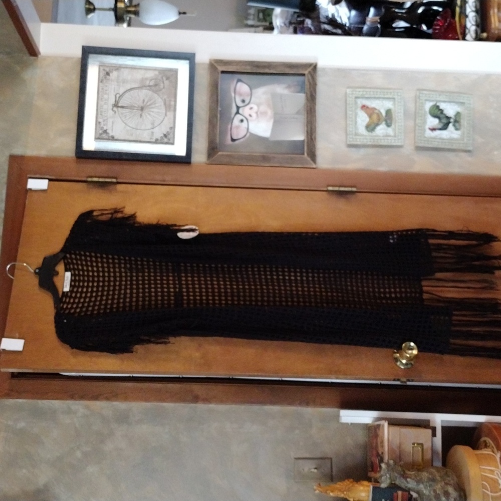 Jolie & Joy long fringed sweater vest junior Sz M. New. Black